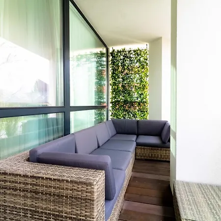 Cohost I Simpsono W-parking Połąga